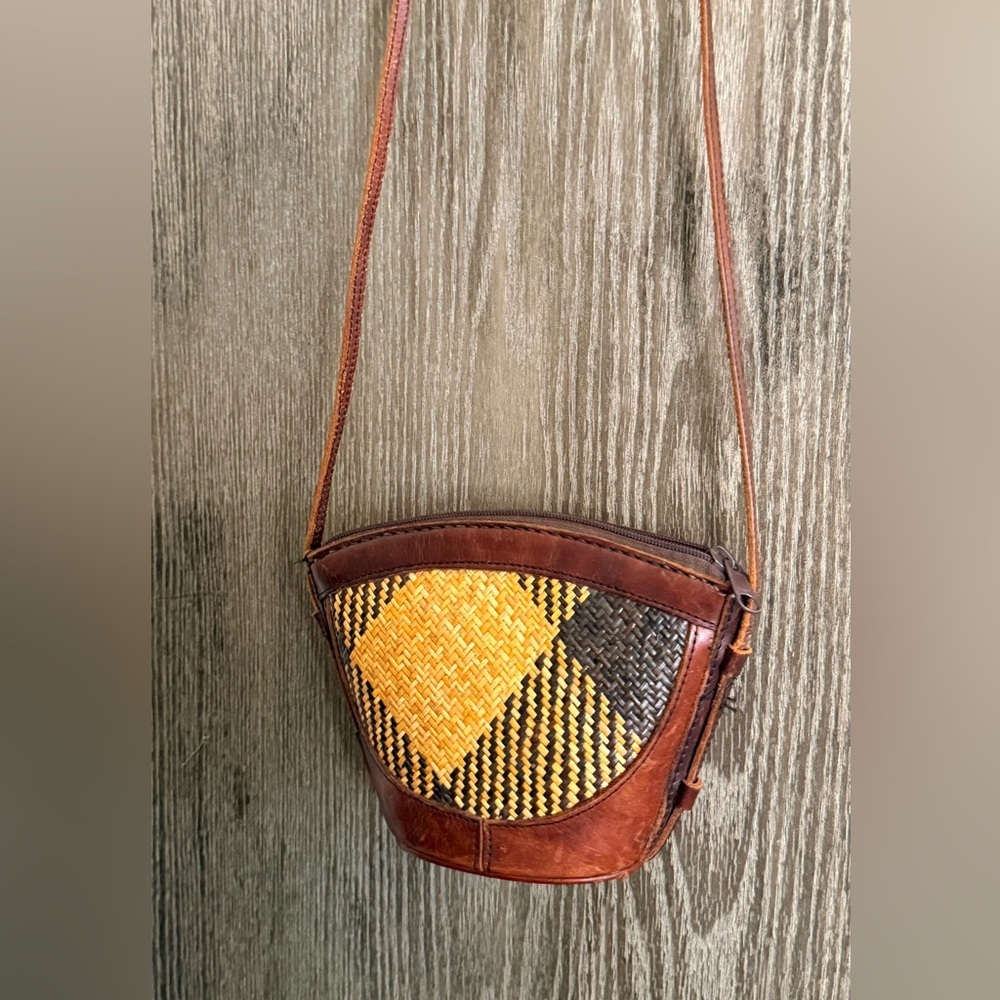Handmade BROWN BLACK WOVEN STRAW SADDLE LEATHER ZIP TOP Crossbody BACKET